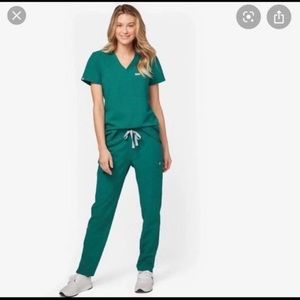 Women’s FIGS Hunter Green Set